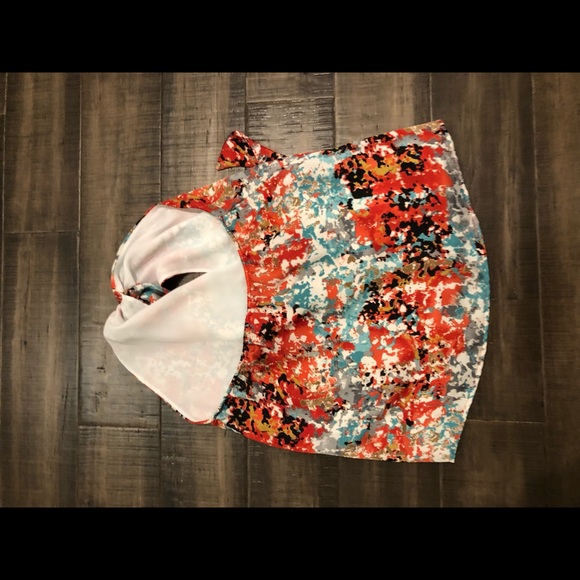 Top - Picture 2 of 3